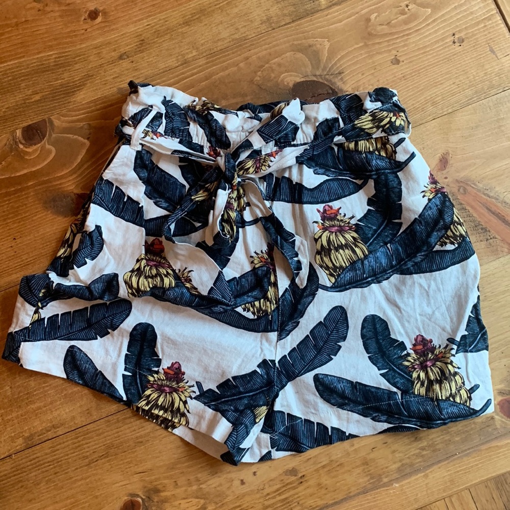 H&M Linen blend short